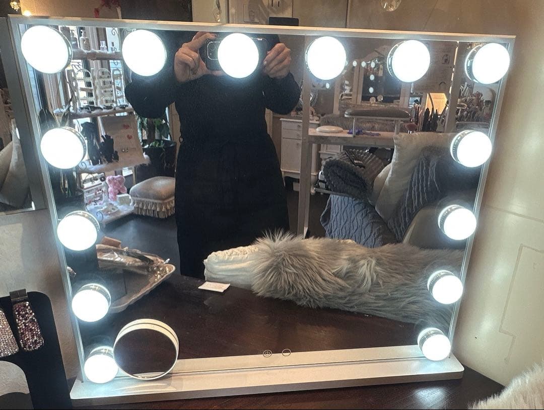 LEDライト付き化粧鏡 大きめ、女優ミラー