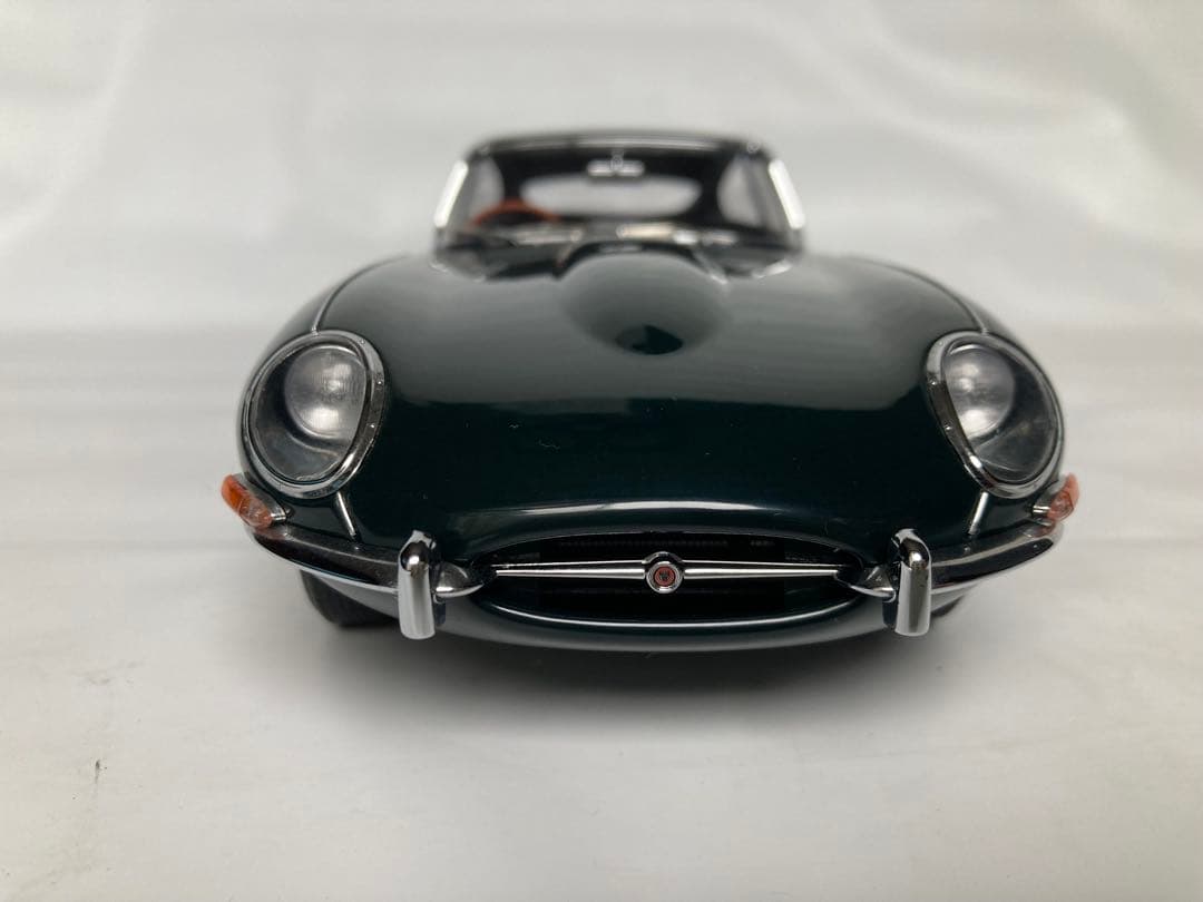 AUTOart JAGUAR E-TYPE ダイキャストモデル