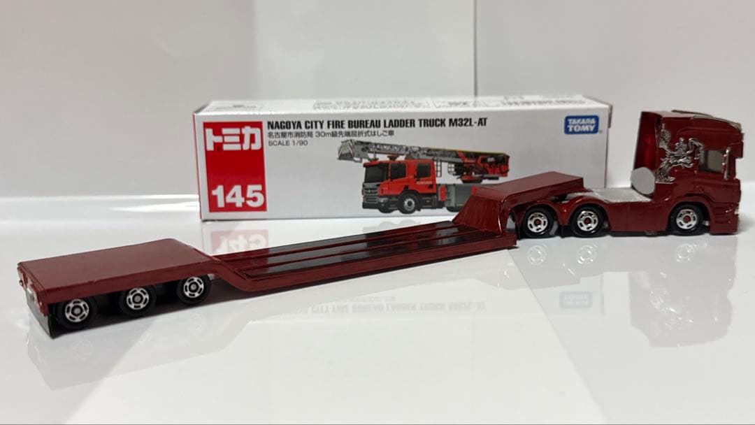 亀次郎　トミカ改造　デコトラ　スカニア　低床トレーラー仕様　ケース付き