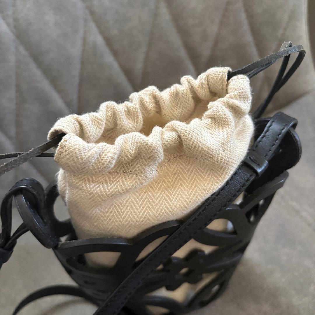 LOEWE ロエベ アナグラム カットアウト ポケット　ショルダー バッグ