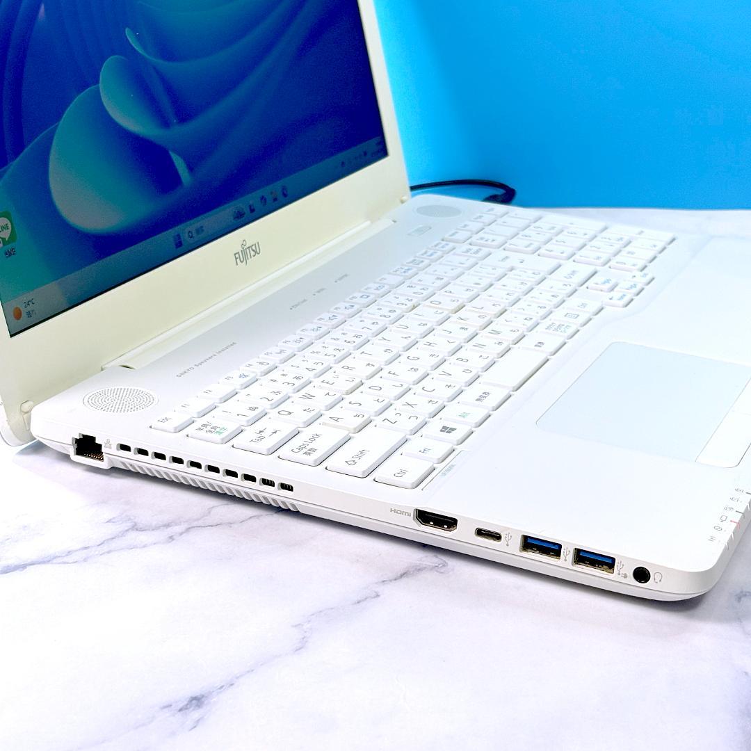 美品！Corei7・16GB・SSD512・Win11・ホワイト ノートパソコン