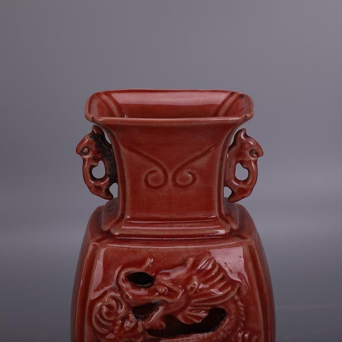 薪窯紅釉二重透かし彫り竜両耳扁瓶  現代工芸品 美術品 置物