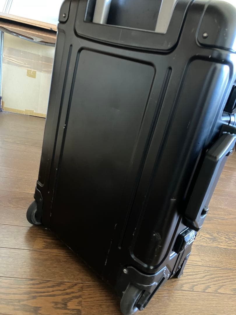 ゼロハリバートン アルミ キャリーバッグ スーツケース 機内持ち込み可能 黒