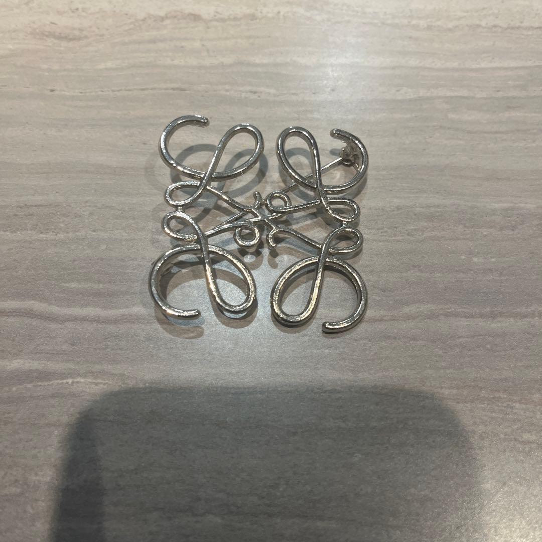 ロエベ ブローチ シルバー