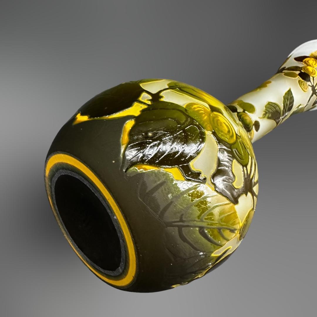 エミールガレ 　　鶴首　花瓶　カメオ彫り　被せガラス　高さ26ｃｍ