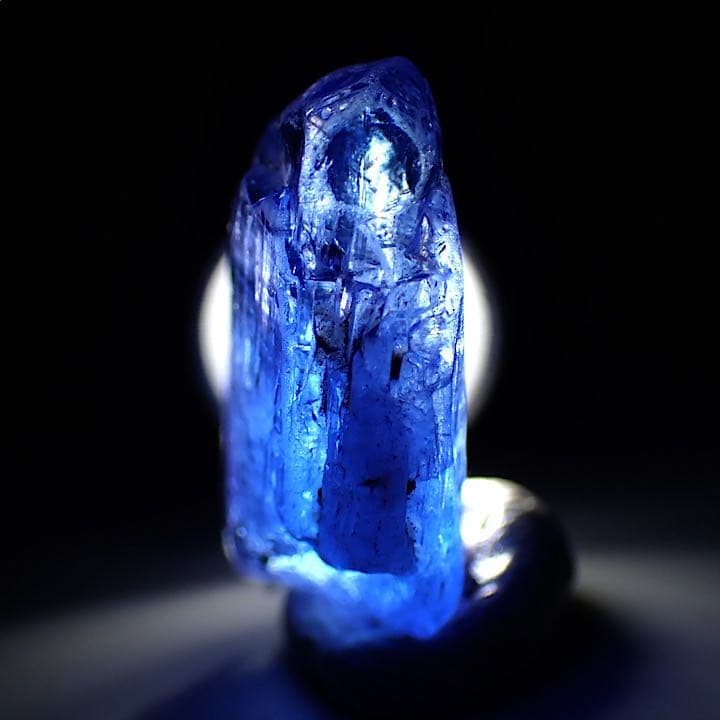 【タンザニア/メレラニ産】タンザナイト結晶