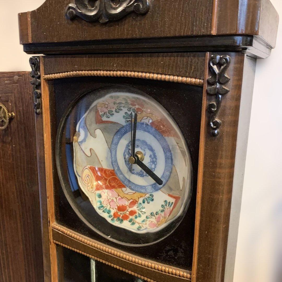 アンティーク宮型柱時計の木枠　古伊万里の時計 中にはめ込んだ振子時計