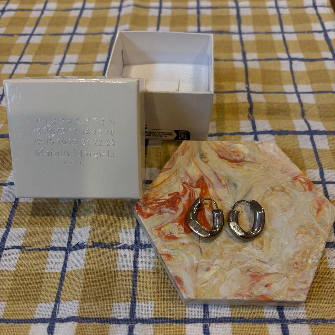 メゾンマルジェラ　変形ピアス　両耳用