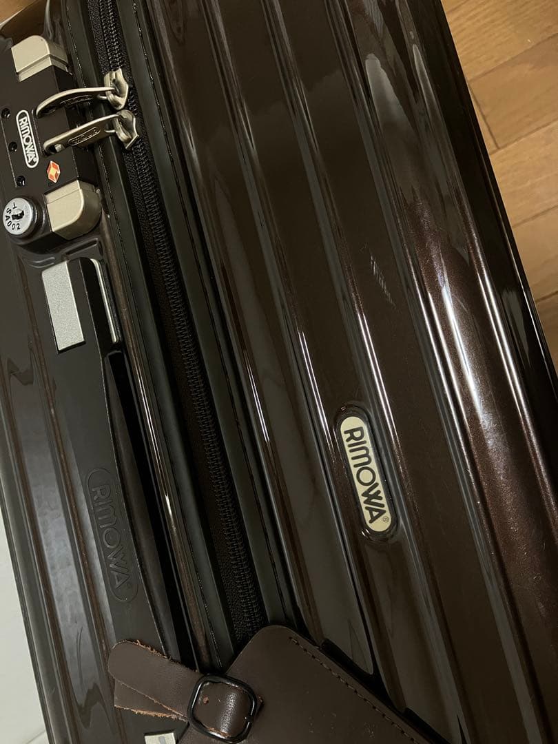 RIMOWA 47リットル 4輪キャリーケース 2〜3泊向け