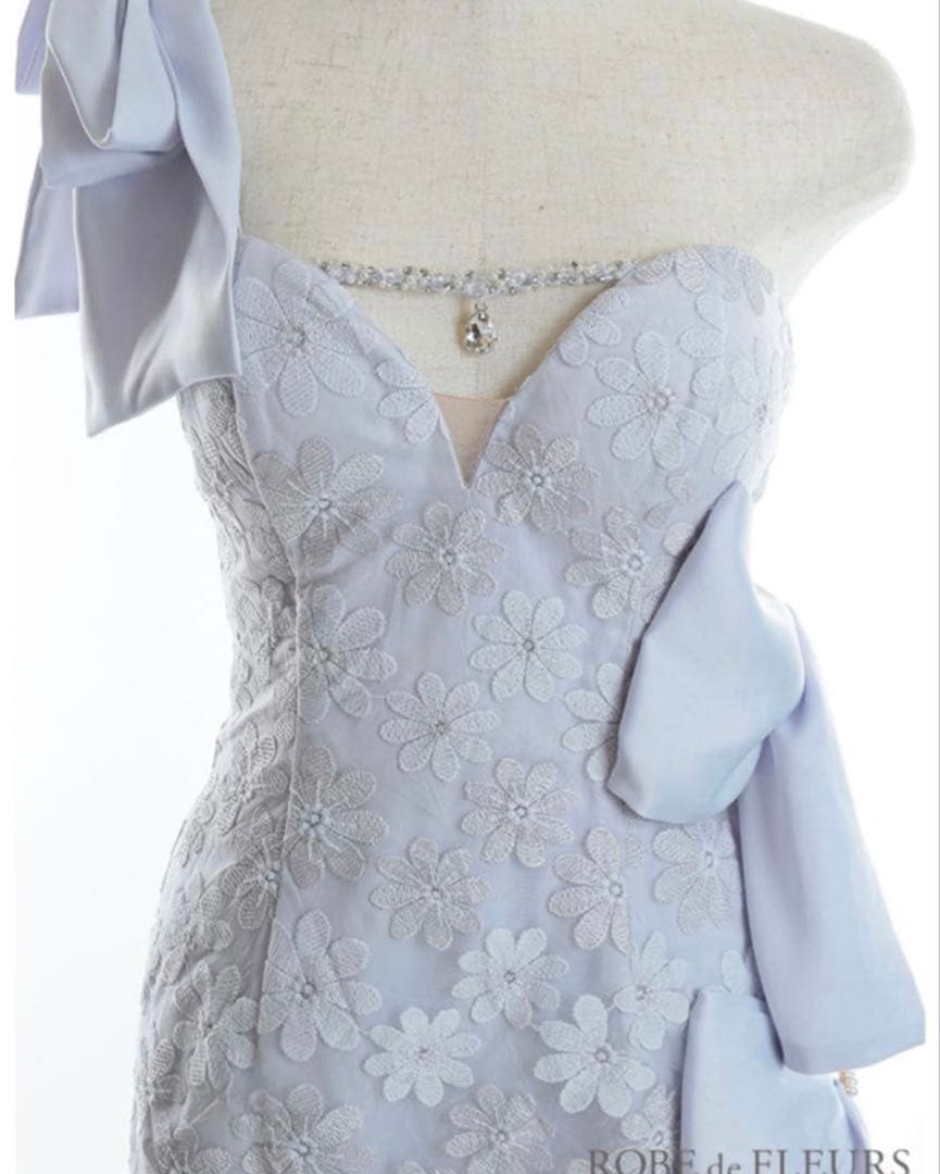ローブドフルール　フラワーレース×リボンワンショルダーミニキャバドレス　水色