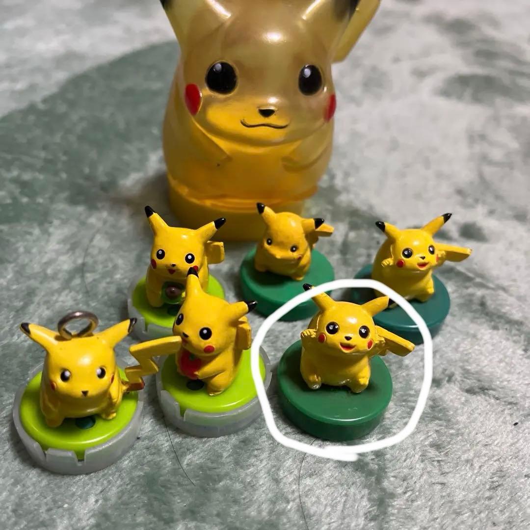 ポケモンピカチュウレトロレアスタンプフィギュア