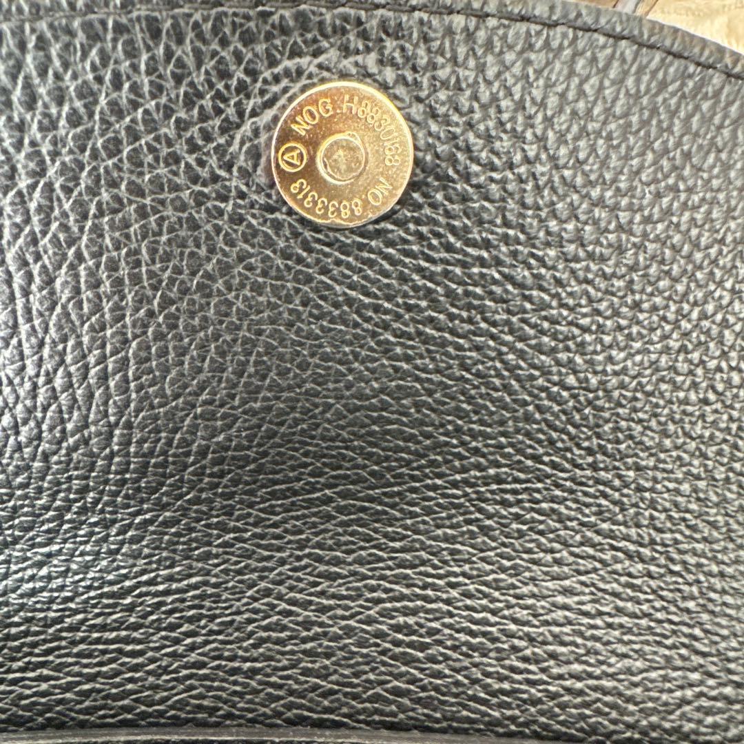 AULENTTI ブラックレザー ショルダーバッグ