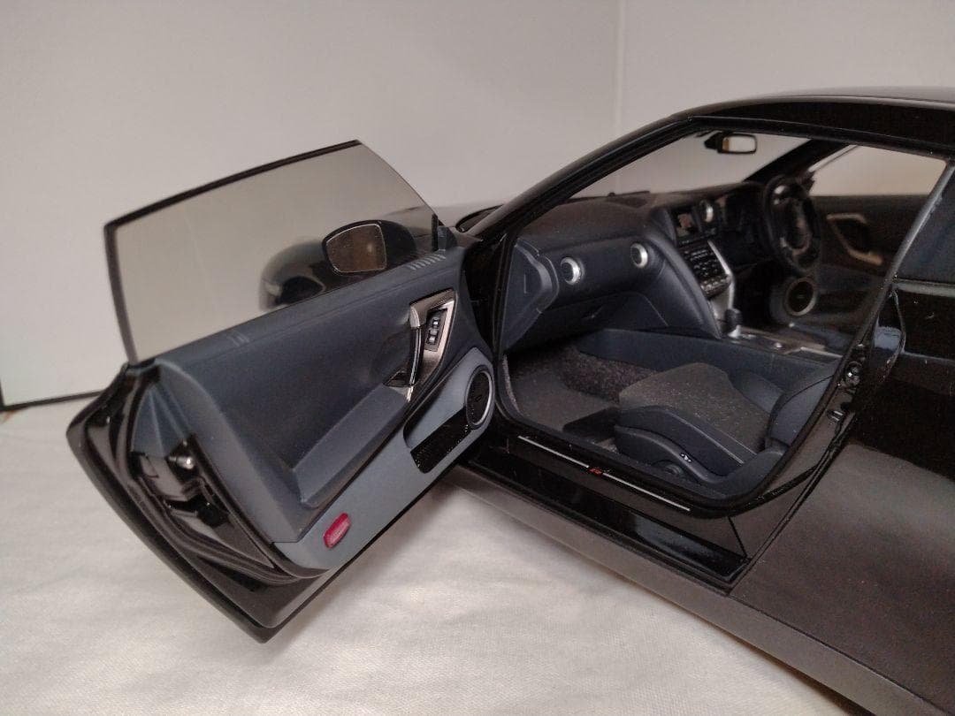 50　オートアート　1/12　GT-R R35　プレミアムエディション　黒