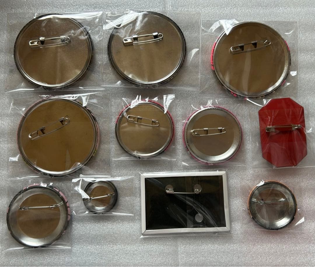 か*読様 ダンガンロンパ 七海千秋 バッジ