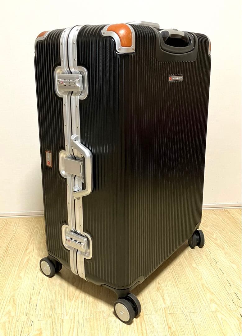 大容量105L TSAダブルロック 送料無料 スイスミリタリー プレミアム