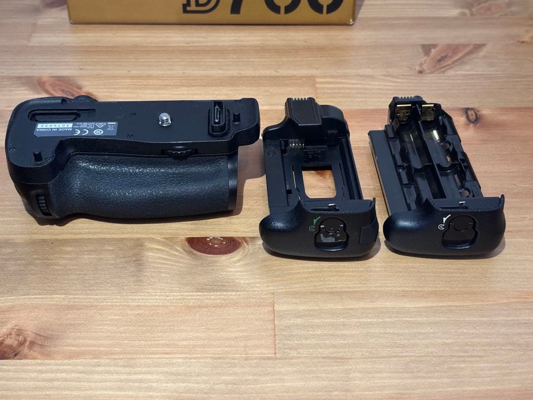 Nikon D750 一眼レフカメラ 本体+MB-D16