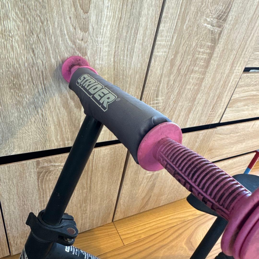 STRIDER バランスバイク 黒/ピンク 12インチ　おまけ付き