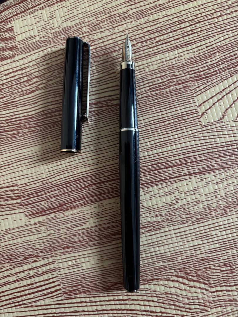 SAILOR 万年筆 黒 14Ｋ　未使用 カートリッジ付き