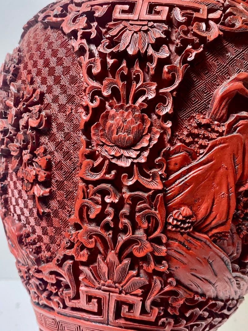 赤色彫刻装飾花瓶 中国古美術 壺　花瓶　中国堆朱　アンティーク