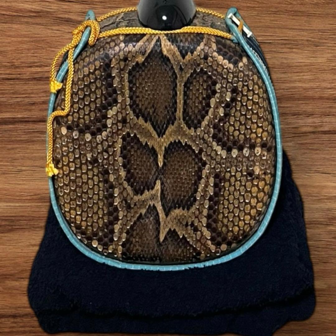 【ネッシー】沖縄三線 蛇本革布生地ソフトカバー＆弦３本＆駒