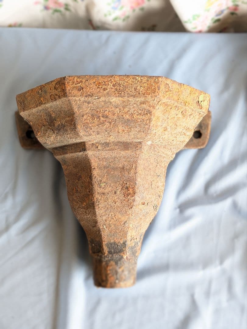 イギリス アンティーク 鉄製 シャビー 吊りプランター 壁掛けプランター 茶色