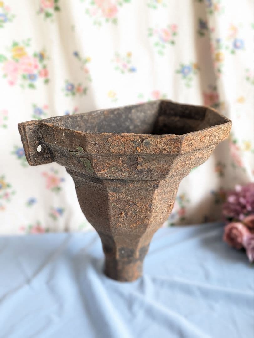 イギリス アンティーク 鉄製 シャビー 吊りプランター 壁掛けプランター 茶色