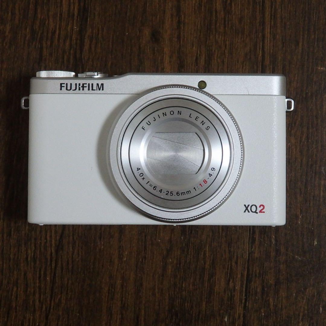 動作確認済　FUJI FILM XQ2 ホワイト 富士フイルム