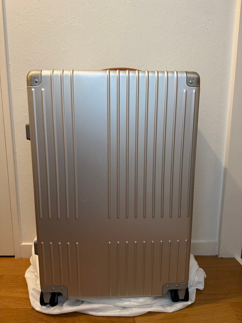イノベータースーツケース70L アルミ
