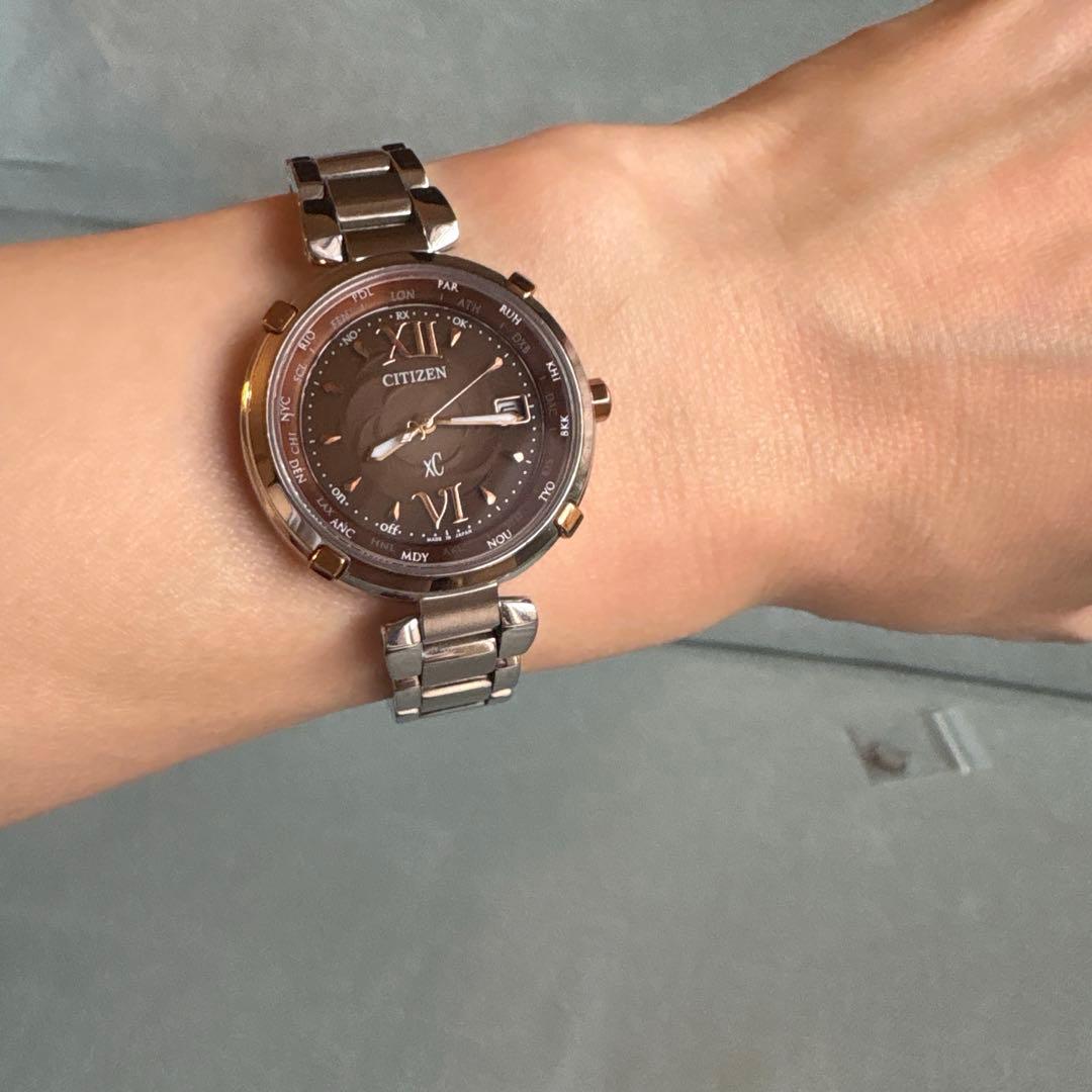 うさぴょん様　綺麗クロスシー　電波時計　ソーラー　レディース