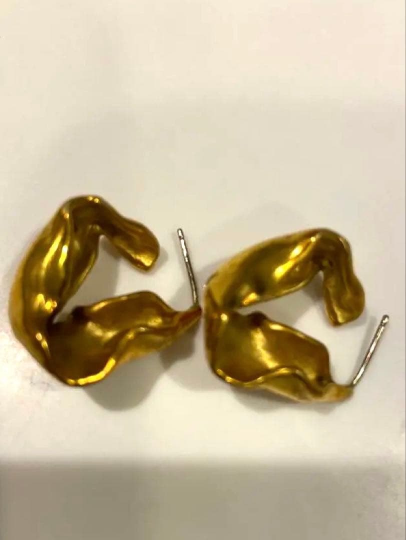 プリュイ　スワイルピアス　ゴールド