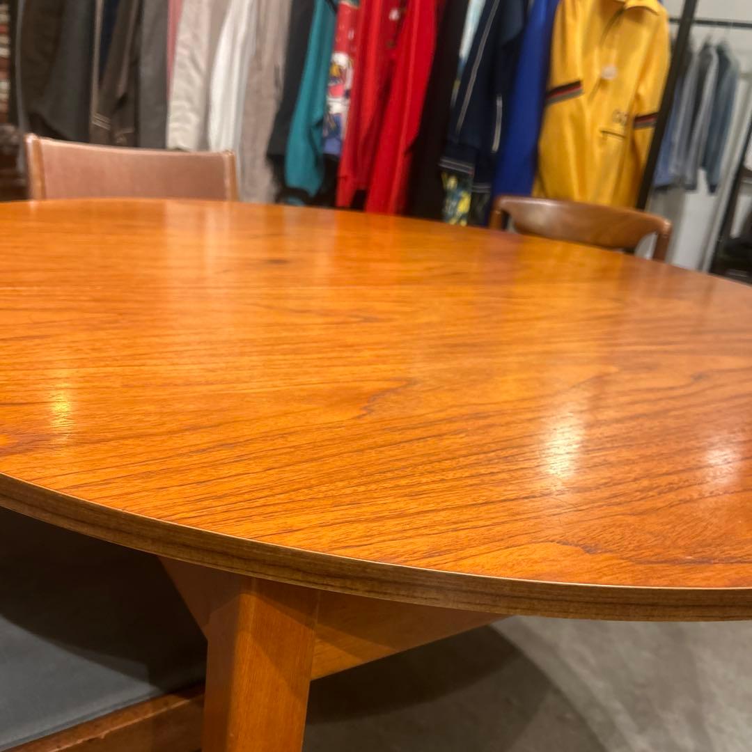 木製円形ダイニングテーブル