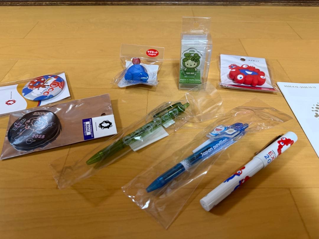 大阪万博　ミャクミャク　お尻マグネット　キティスタンプ　グッズ新品未開封品セット