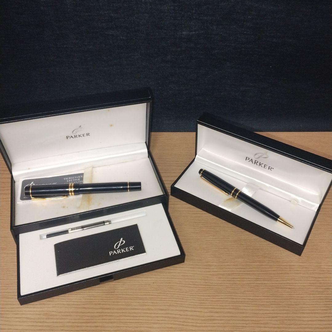 PARKER ブラック万年筆 ゴールド装飾