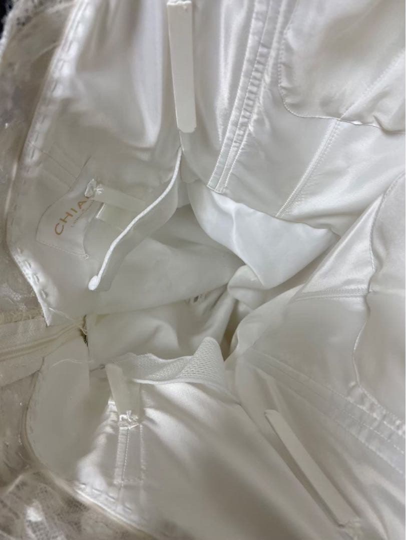 ホワイト Aライン ウェディングドレス