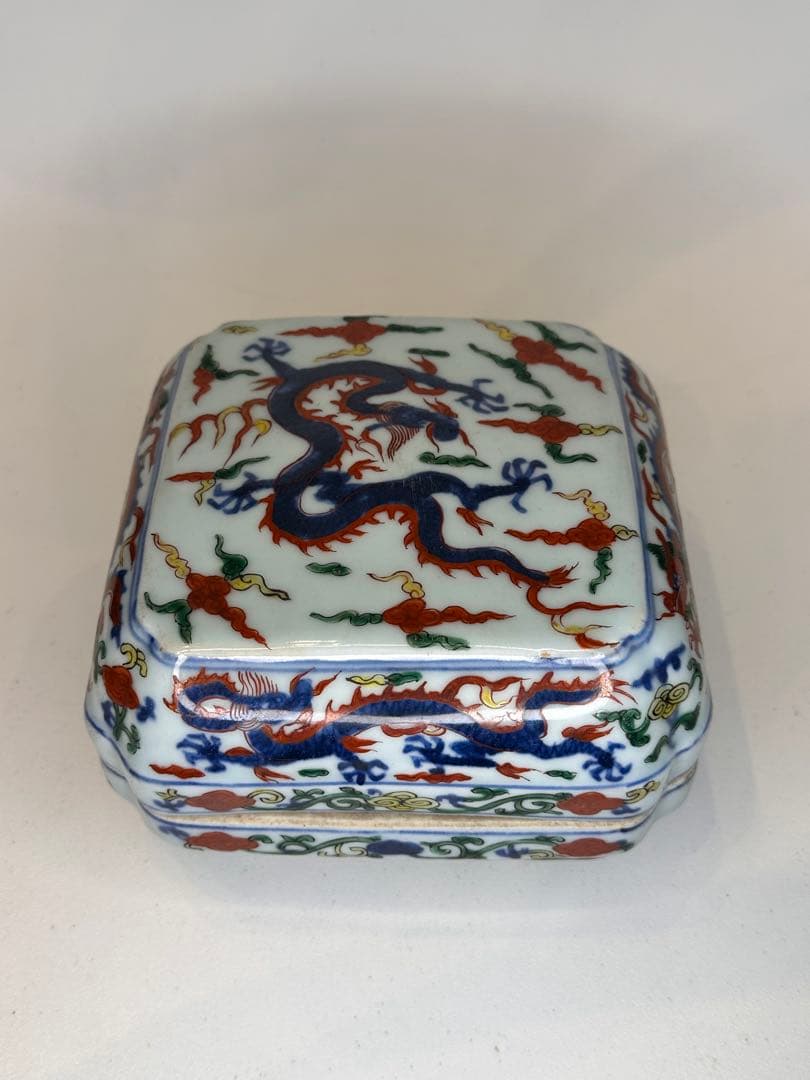 本mercy！中国 明代 大明嘉靖年製 五彩 龍文 蓋盒 四面龍文 骨董品