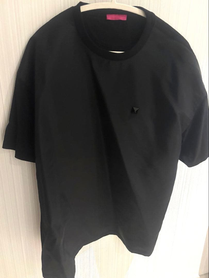 (新品)Valentino ロックスタッズメンズTシャツ
