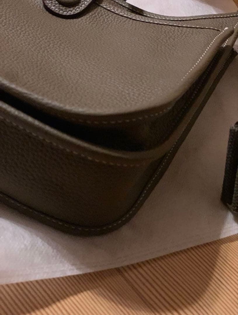 Hロゴ Hパンチング ショルダーバッグ ショルダーストラップ2本付き 最高級革