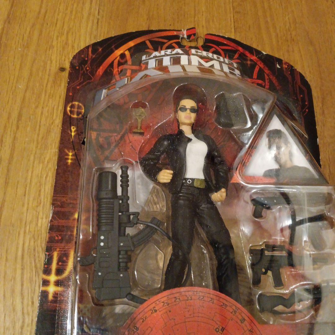 新品 トゥームレイダー ララ・クロフト イン モーターサイクル ギア フィギュア