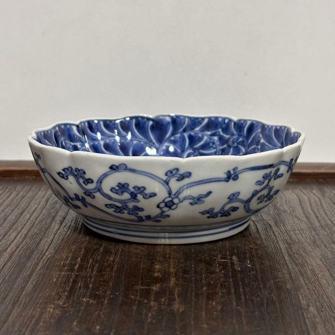 【古伊万里】染付 松竹梅唐草文 輪花小皿（江戸中期/宝暦年間）1760〜1790