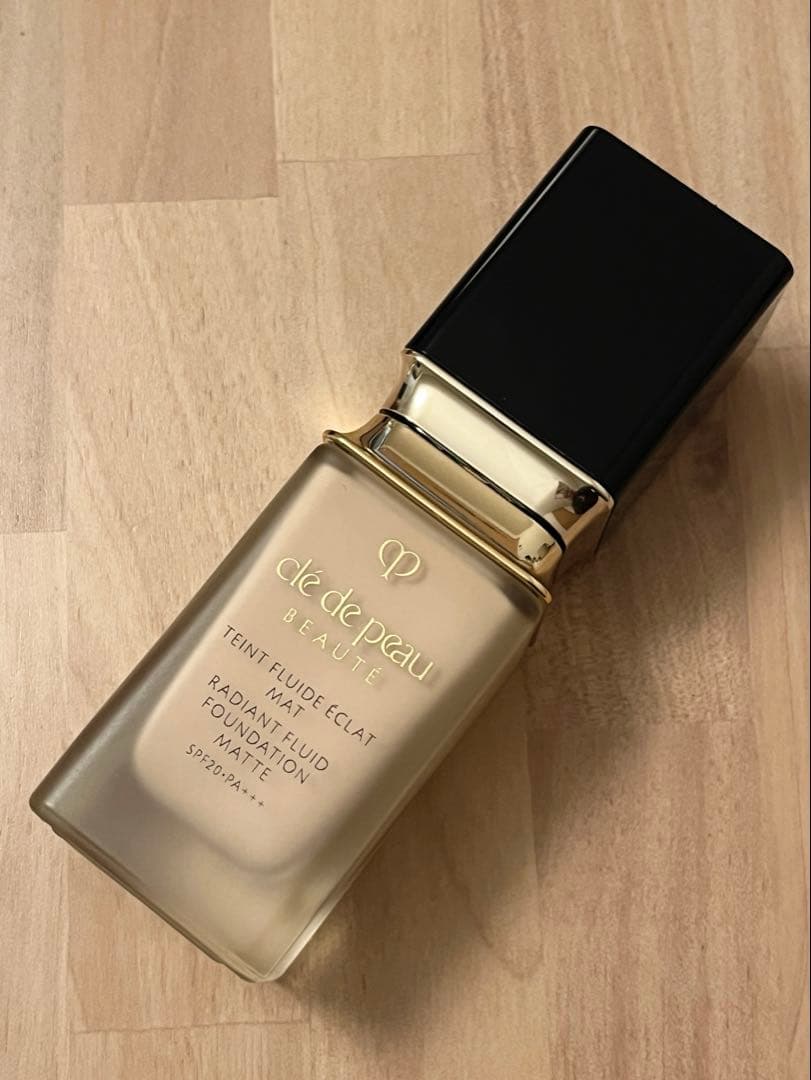 クレドポーボーテ　リキッドファンデーション