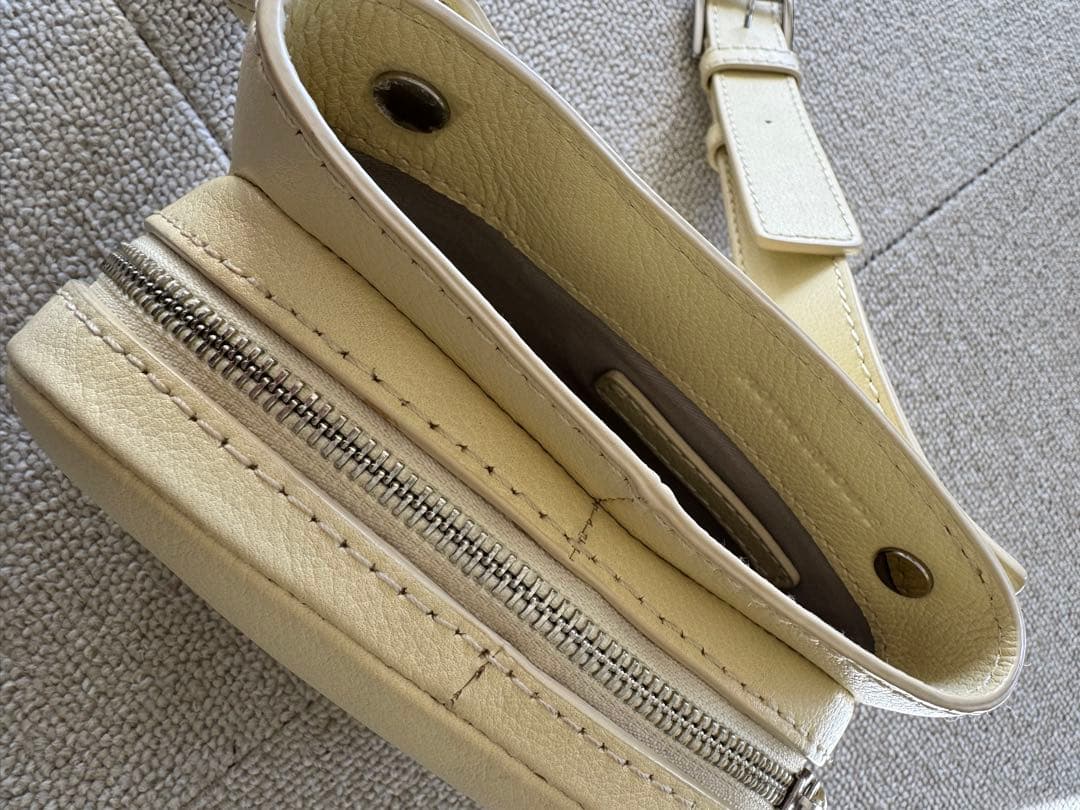 本日のみ！　MOTHERHOUSE バターイエローショルダーバッグ　ソラS