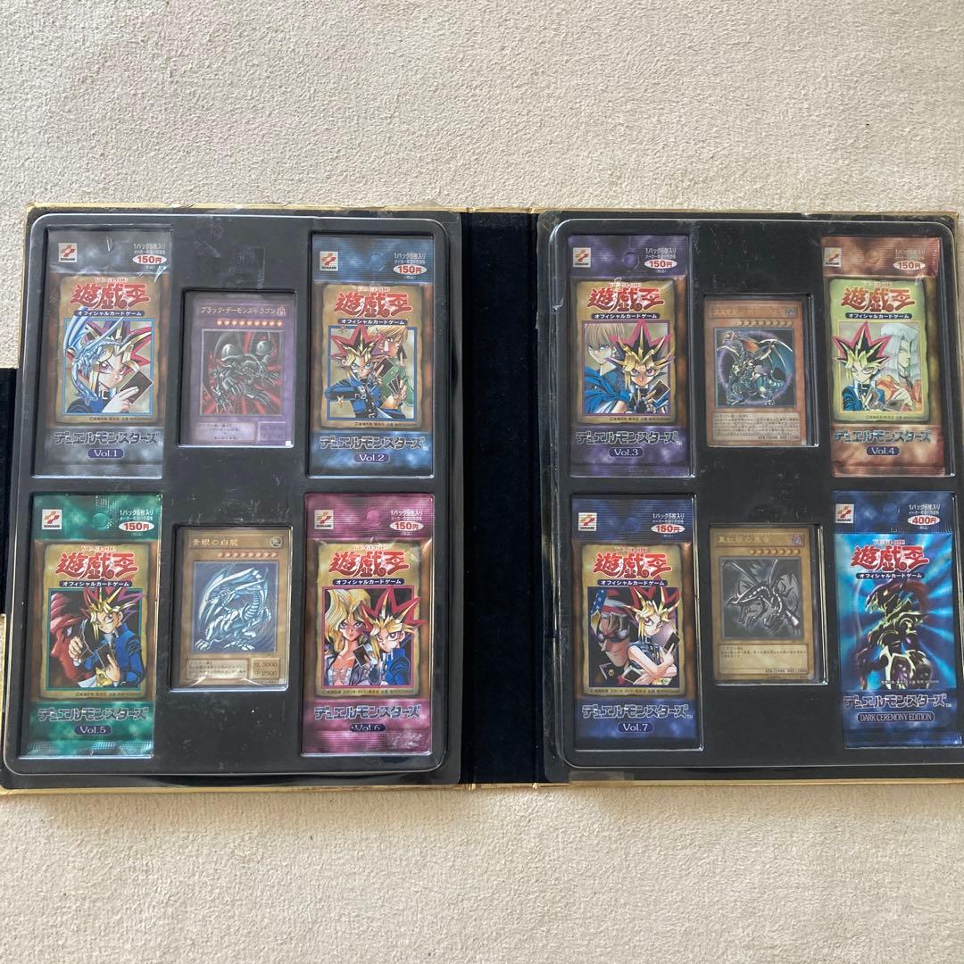 遊戯王■Vol.1-Vol.7未開封レリブル青眼の白龍レリーフ真紅眼の黒竜セット