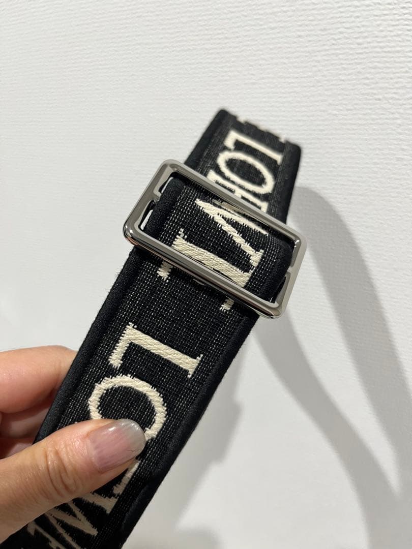 Loewe ロエベ アナグラムショルダーストラップ　ブラック