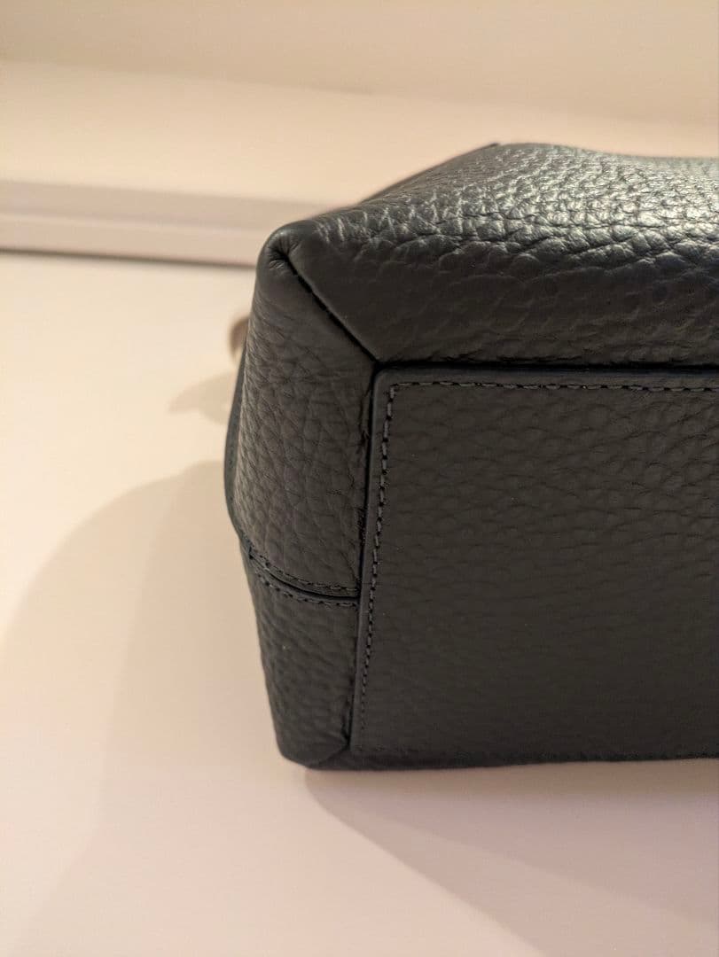 イアクッチ　ラーナ　M　ネイビー色