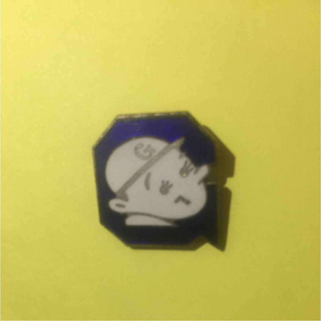 紅梅キャラメル記念バッジ