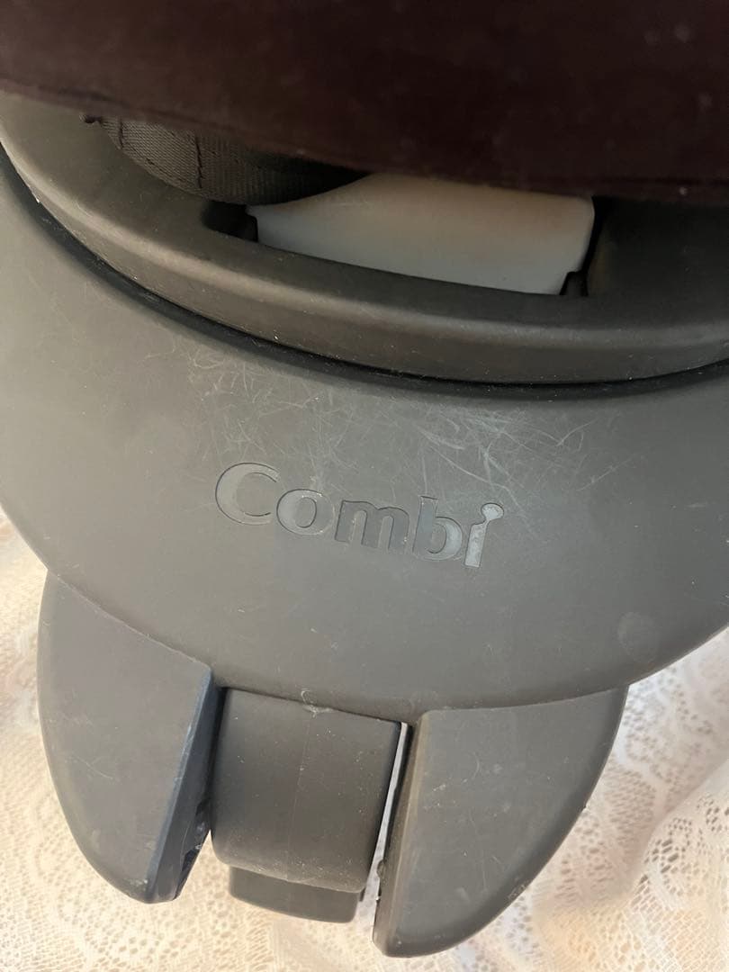 【再値引き！】combi The S ISOFIX ZB-750 エッグショック