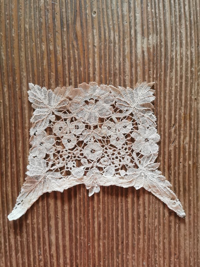 アンティーク ブリュッセルレース 付け襟 ポワンドローズ 胸飾り ジャボ タイ