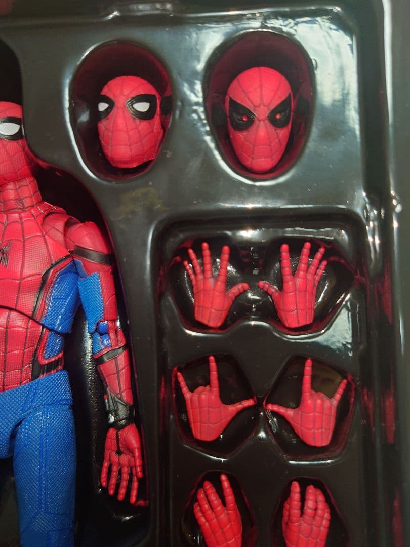 MAFEX No.103 スパイダーマン ホームカミング