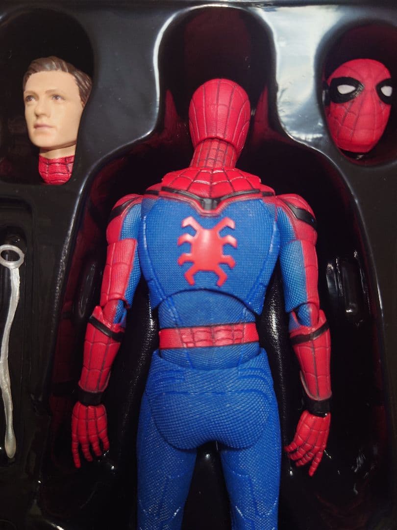 MAFEX No.103 スパイダーマン ホームカミング