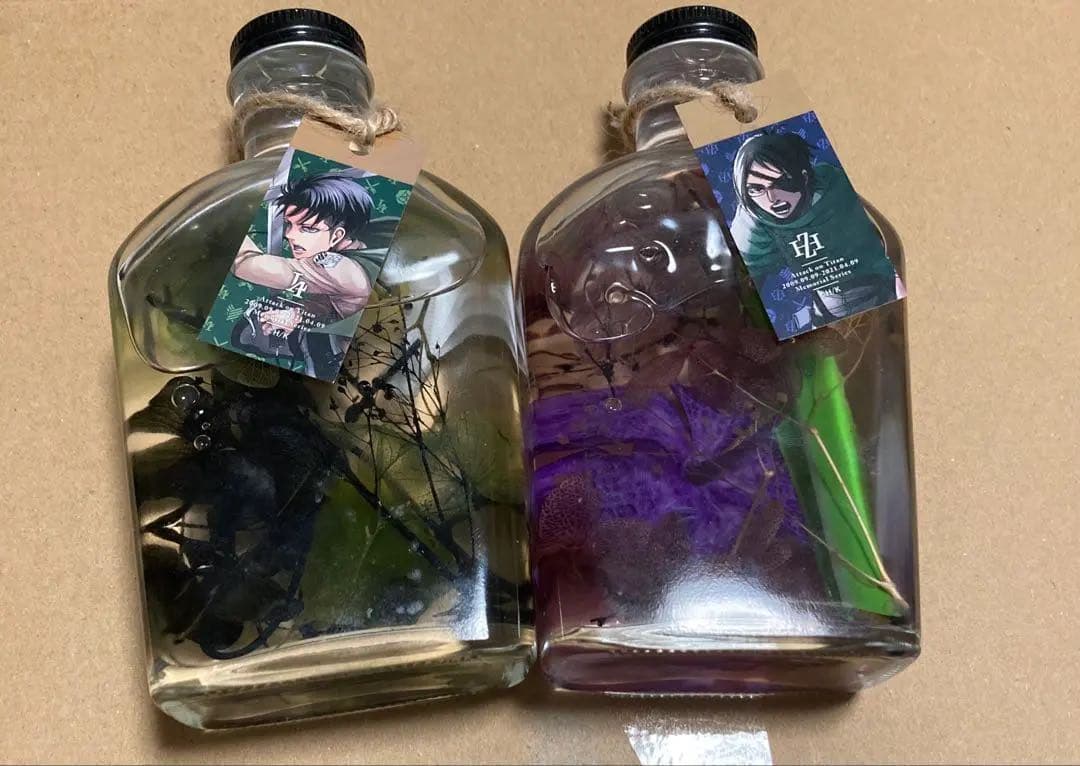 進撃の巨人　オンライン展覧会　リヴァイ ハンジ　ハーバリウム　aniqe